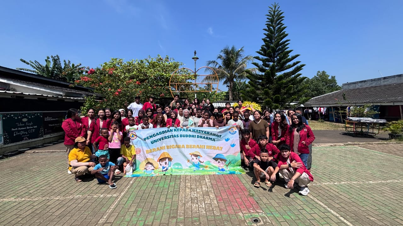 Mahasiswa Ilkom Berbagi Kasih Di Beriku Hati