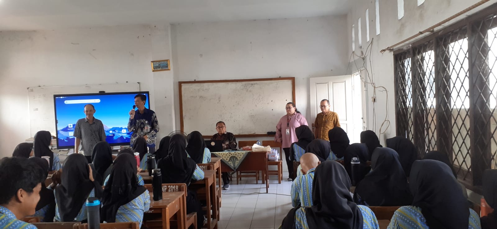 PkM Fakultas Bisnis SMAN 02 Kabupaten Tangerang