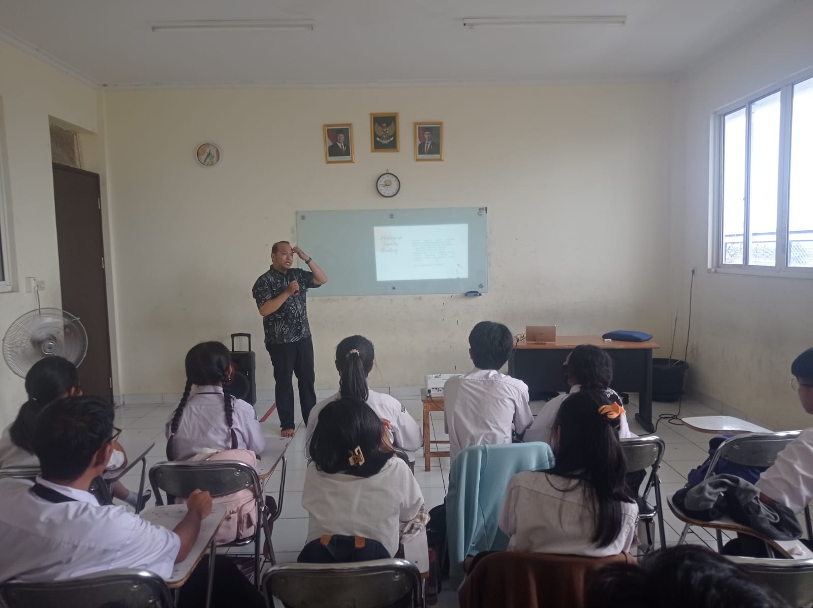 Mengenal Karakter Diri Menjadi Pribadi Tangguh dan Profesional di SMK Insan Teratai